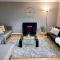 Modern 3BR House For Contractors