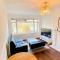 Cozy & Quiet Two Bedroom Apartment - Chingford