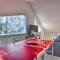 Hot Tub, Fire Pit and Game Room Tobyhanna Home!