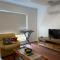 Whole House with 4QB - 44 Aspect - 30 minutes from Melbourne International Airport - 2 Minutes to Westfield Shopping Center