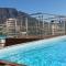 Chic, Central, Family & Group Stay - Stylish 2 ensuite bedroom Apartment with Spacious Balcony - Città del Capo