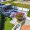 The Oasis - Family-Friendly Holiday Home with Heated Pool