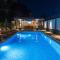 The Oasis - Family-Friendly Holiday Home with Heated Pool