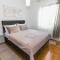 The Oasis - Family-Friendly Holiday Home with Heated Pool