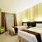Pose In Hotel Solo