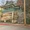 Cozy Eureka Springs Cottage, Walk to Dtwn!