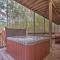 Broken Bow Cabin Deck with Hot Tub and Pool Table! - بروكن بو