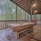 Broken Bow Cabin Deck with Hot Tub and Pool Table! - بروكن بو
