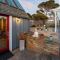 Spectacular Oceanfront Studio with Hot Tub & Loft
