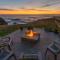Spectacular Oceanfront Studio with Hot Tub & Loft