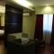 Pose In Hotel Solo