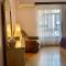 Luxurious 3 BR Rustic Apartment Overlooking Huge Garden - For Families and Couples