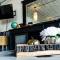 The Pub- 8BR Free Parking, Minutes From Falls & Casino - Niagara Falls