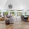 Luxurious Portsea Lakehouse