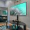 Beautiful Modern home with all year use HOT TUB, Pool table, Game room, & Propane fire pit!! - Ferndale