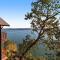 Salishan Tree House Suite - Cowichan Bay