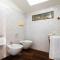 Bright and Comfy Terraced Apartment in Trastevere
