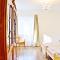 R Cottage Jacuzzival