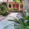 Ruen Narisra Resort