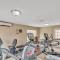 SW Arizona decorated 1 bedroom condo pool/hot tub