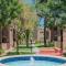 SW Arizona decorated 1 bedroom condo pool/hot tub