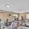 SW Arizona decorated 1 bedroom condo pool/hot tub