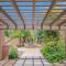 SW Arizona decorated 1 bedroom condo pool/hot tub