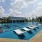 8 Traders Garden 1BR Pool View Internet Netflix