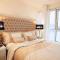 Thames riverside apartment in London