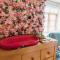 STATION COTTAGE - Unique Accommodation with River Flowing through Garden - Bolton Abbey
