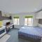 New House - Magnificent Studios in Coventry City Centre, free parking, by COVSTAYS