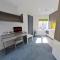 New House - Magnificent Studios in Coventry City Centre, free parking, by COVSTAYS - 考文垂