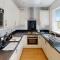 Anchor Down, The Bay, 2 bedrooms, patio, free parking, 2 small or 1 medium dog welcome