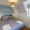 Anchor Down at The Bay, sleeps 4-6 in 2 bedrooms, dogs welcome too - Filey