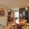 Frogmore- pretty central cottage with Castle views