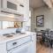 Bright updated end unit 2 bedrm 2 bathrm Timberline #36 high ceilings open floor plan - Mammoth Lakes