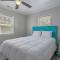 Immaculate Upper Level Apartment With Putting Green and Pool! Pet Friendly 3 Bedroom - 2 Bath Unit B