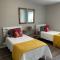 The Deannie Apt #6 - Simple and Homey 2bd w/ WiFi