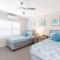 Sandy Beach House Corlette Unit 1 Waterfront WI-FI Aircon