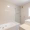 Sandy Beach House Corlette Unit 1 Waterfront WI-FI Aircon