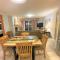 Windtower Lodge FullKitchen-Kingbed Suite-MntView-UGParking-Walk2DT