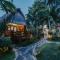 Alam Nusa Bungalow Huts & Spa
