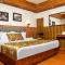Summit Oakden Resort & Spa Mall Road