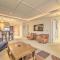Beachfront Traverse City Resort Condo with Pool - 特拉弗斯城
