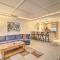 Beachfront Traverse City Resort Condo with Pool - 特拉弗斯城