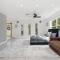 Hollys Hacienda with Heated Pool and Patio Area - هوليوود