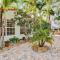 Chic Victoria Park Villa with Heated Pool and Spa - Fort Lauderdale