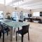 Oceana Blue / Beach Front / Pool / Bar / Relax