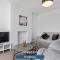 Nuneaton - Ideal 3 Bedroom, Wi-fi Parking, Sleeps 6 - JRR Stays