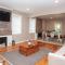 Farmhouse Broad Brook: Comfort & Charm. - East Windsor